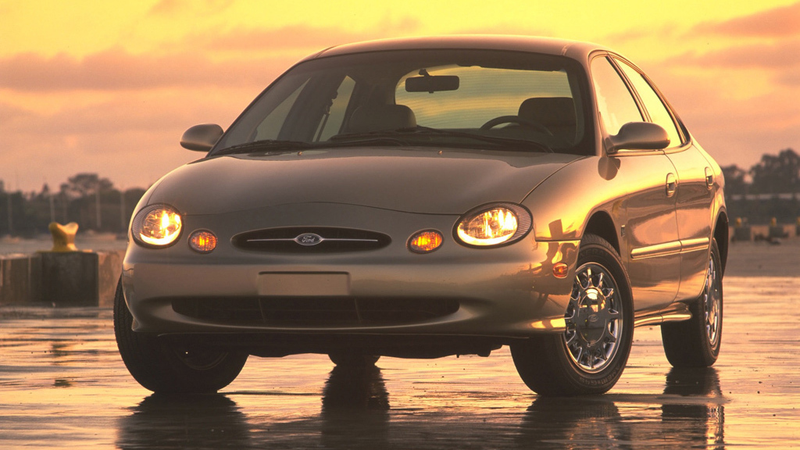 Illustration for article titled An Early Design For The Ugly 1996 Ford Taurus Looked A Lot Like A Tesla Model 3Â